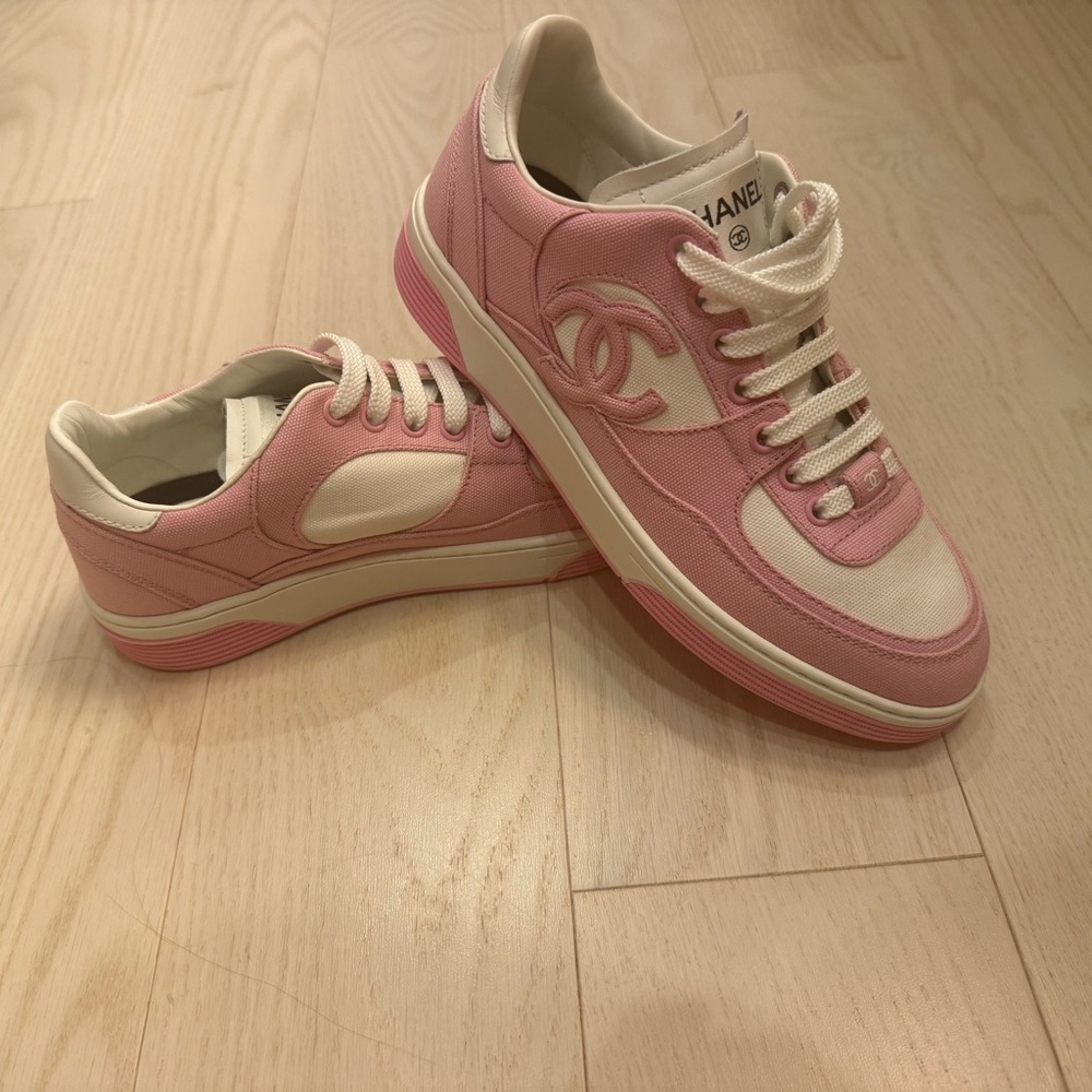 Chanel CC Pink and White Women's Sneakers 37 NEW